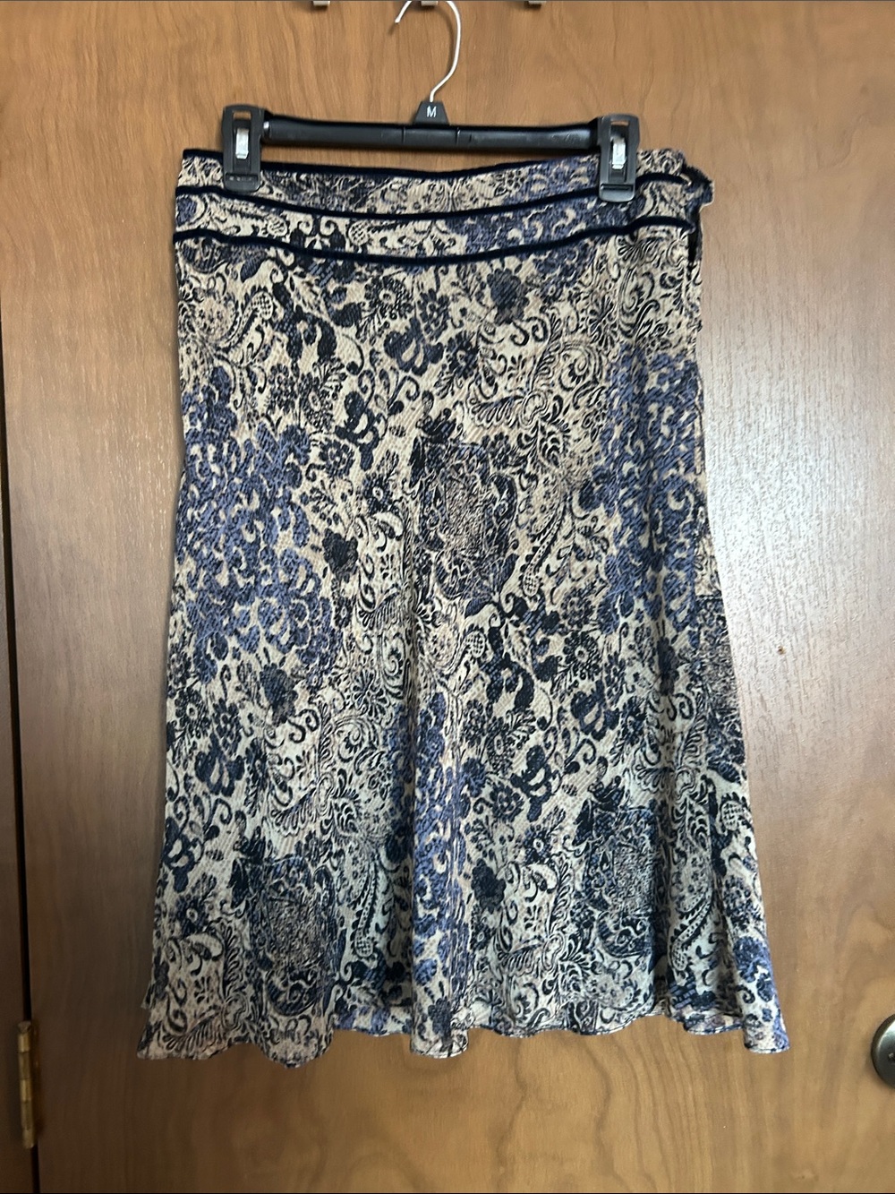 Ann Taylor Navy and Cream Floral A-Line Skirt